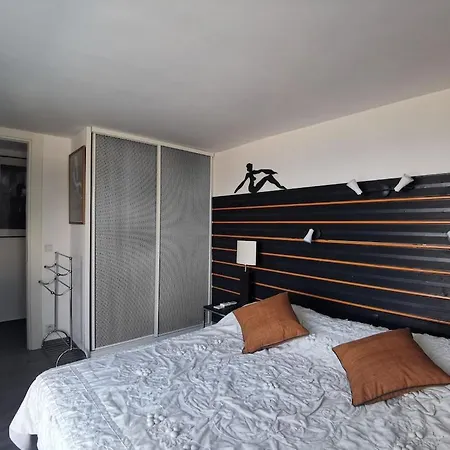 Rez De Vue Et Sa Piscine Privative A Debordement * Saint-Peire-sur-Mer