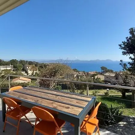 Вилла Rez De Vue Et Sa Piscine Privative A Debordement Saint-Peire-sur-Mer