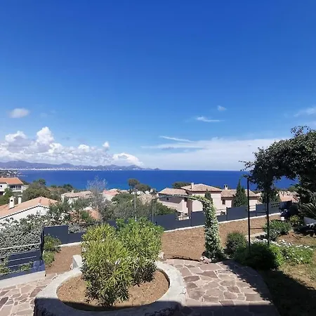 Rez De Vue Et Sa Piscine Privative A Debordement וילה
