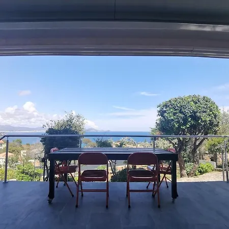 Rez De Vue Et Sa Piscine Privative A Debordement Saint-Peïre-sur-Mer